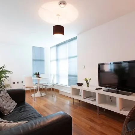 Apartmán Sunny Apartment With Great Views And Rooftop Terrace Leeds (West Yorkshire)