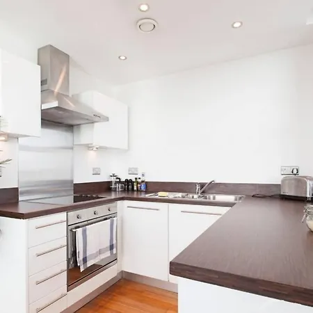 Sunny Apartment With Great Views And Rooftop Terrace Leeds (West Yorkshire)