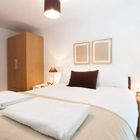 Sunny Apartment With Great Views And Rooftop Terrace Apartment *