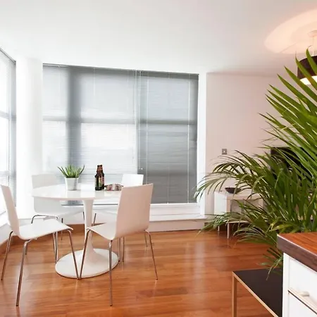 Sunny Apartment With Great Views And Rooftop Terrace Leeds (West Yorkshire)